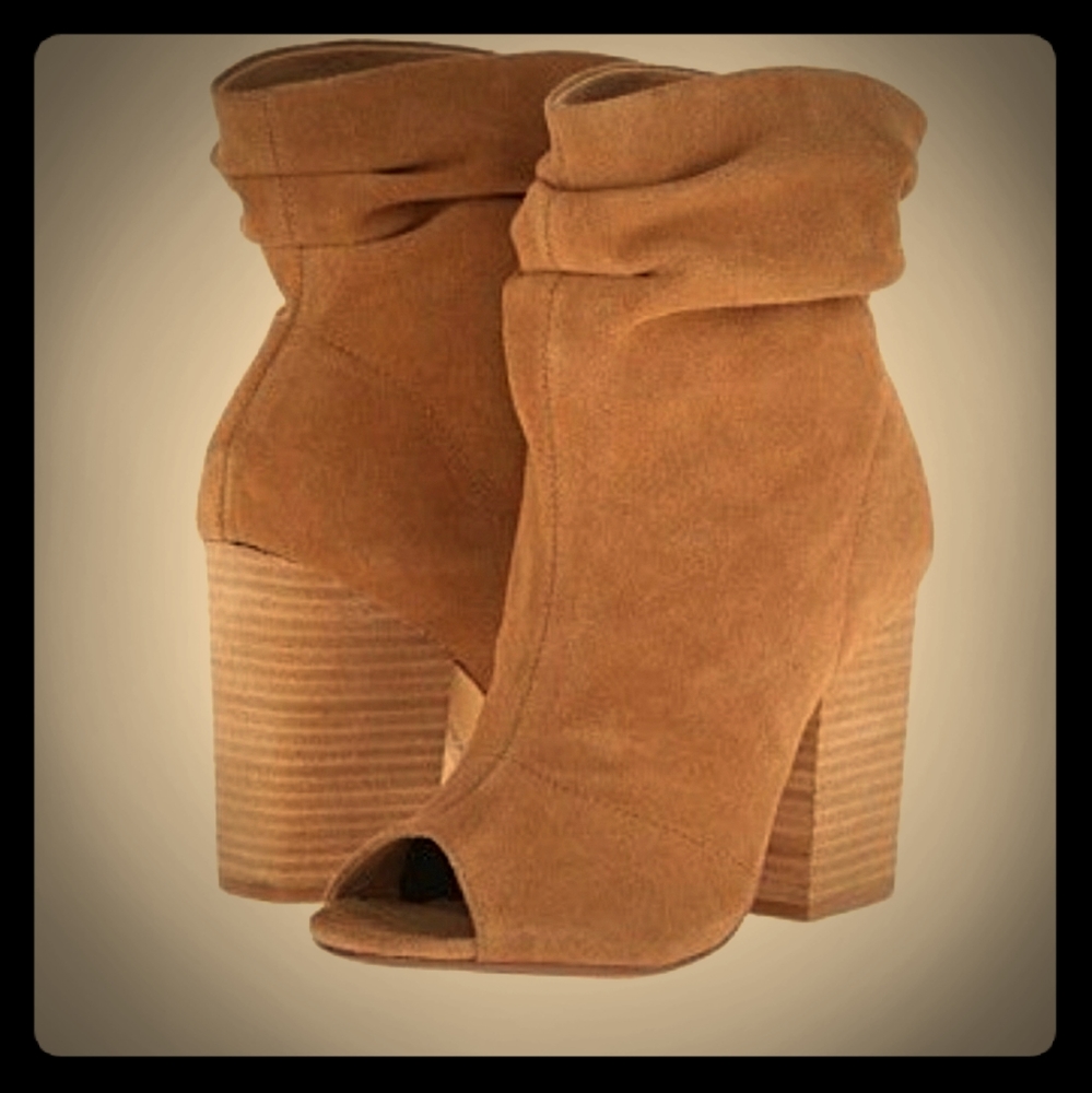 CHINESE LAUNDRY, BREAKUP SUEDE PEEP TOE BOOTIE